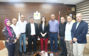 البلدية تبحث مع وزارة العمل سبل التعاون المشترك