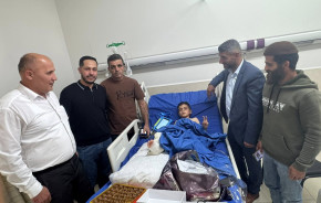 رئيس البلدية يطمئن على الوضع الصحي للطفل الرواشدة في المشفى الأهلي
