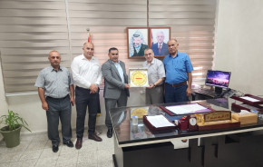 رئيس البلدية يهنئ مدير عام الداخلية الجديد في جنوب الخليل