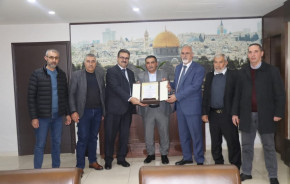 البلدية تعرض على وزير الزراعة احتياجات المنطقة الزراعية