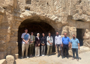 وفد  مركز التميز "إكسلنس" لتعليم اللغة الإنجليزية يزور بلدية السموع ومركزها الثقافي