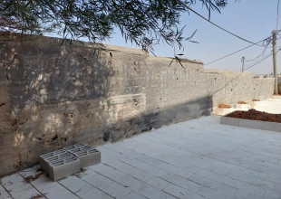 الانتهاء من بناء سور لمدرسة ذكور السموع الأساسية