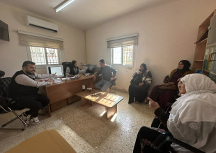 رئيس البلدية ومديرها يتفقدان اليوم الطبي لفحص العيون