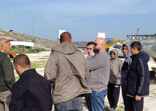 البلدية والارتباط المدني جنوب الخليل يتفقدون أوضاع غوين