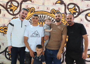 البلدية تهنئ 6 طلبة يتفوقون بمعدل 99 فما فوق بالثانوية العامة