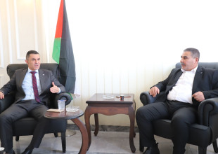 زيارة وفد من البنك العربي بلدية السموع