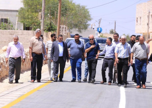 الاستلام الأولي لمشروع تأهيل وتعبيد الطرق الداخلية في البلدة