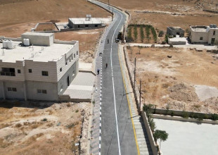 الاستلام الأولي لمشروع تأهيل وتعبيد الطرق الداخلية في البلدة