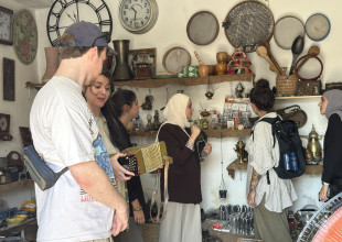 وفد  مركز التميز "إكسلنس" لتعليم اللغة الإنجليزية يزور بلدية السموع ومركزها الثقافي