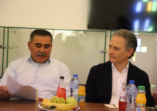 القنصل الإسباني ومعهد أريج يزوران جمعية السموع التعاونية الزراعية ويطّلعان على مشاريع الاقتصاد الدائري والشراكة التنموية