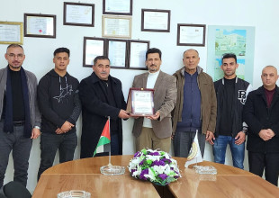 البلدية تبحث سبل التعاون مع جامعة القدس المفتوحة -فرع يطا