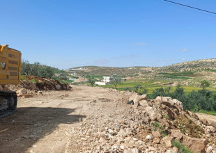 استمرار أعمال شق الطرق بمعدات البلدية: الانتهاء من 4 طرق بطول 4 كم