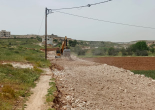 استمرار أعمال شق الطرق بمعدات البلدية: الانتهاء من 4 طرق بطول 4 كم