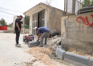 البلدية تواصل أعمال التدخل في عدد من الطرق تمهيدًا لتعبيدها