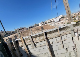 الانتهاء من بناء سور لمدرسة ذكور السموع الأساسية