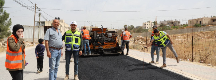 مشروع تأهيل وتعبيد توسعة أرصفة 2024