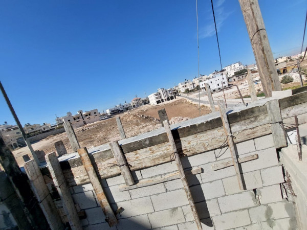 الانتهاء من بناء سور لمدرسة ذكور السموع الأساسية