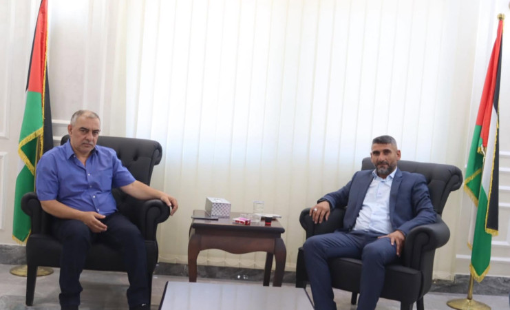 رئيس البلدية يستقبل وفدًا من هيئة الجدار والاستيطان