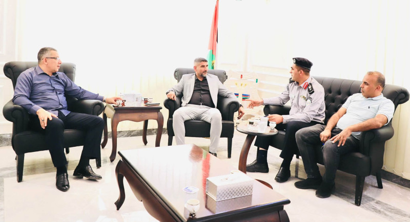 البلدية تستقبل وفدًا من الدفاع المدني لبحث تطوير مركزه في السموع