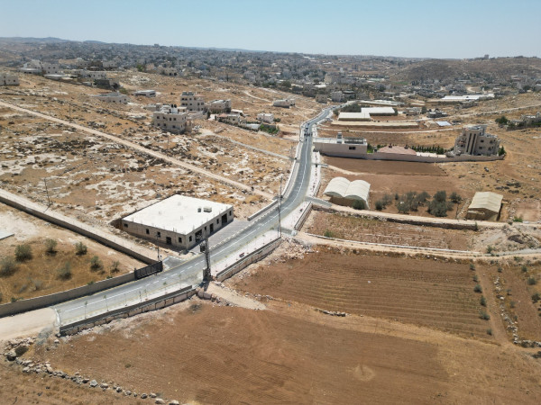 الاستلام الأولي لمشروع تأهيل وتعبيد الطرق الداخلية في البلدة