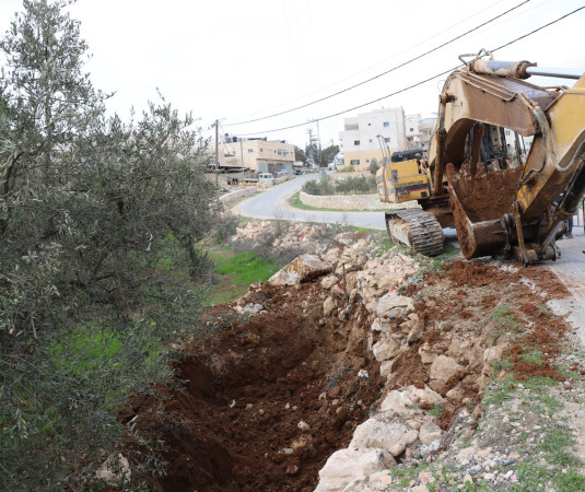 بعد أكثر من عامين من التوقف| استكمال المقطع المتبقي لتوسعة وتاهيل شارع رافات.